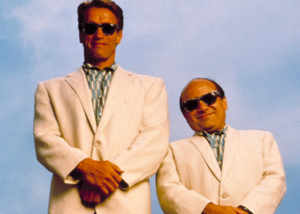 29823558_arnold-schwarzenegger-danny-devito-twins-universal-091415.jpg