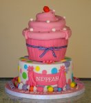 giante-cupcake2.jpg giante-cupcake2.jpg