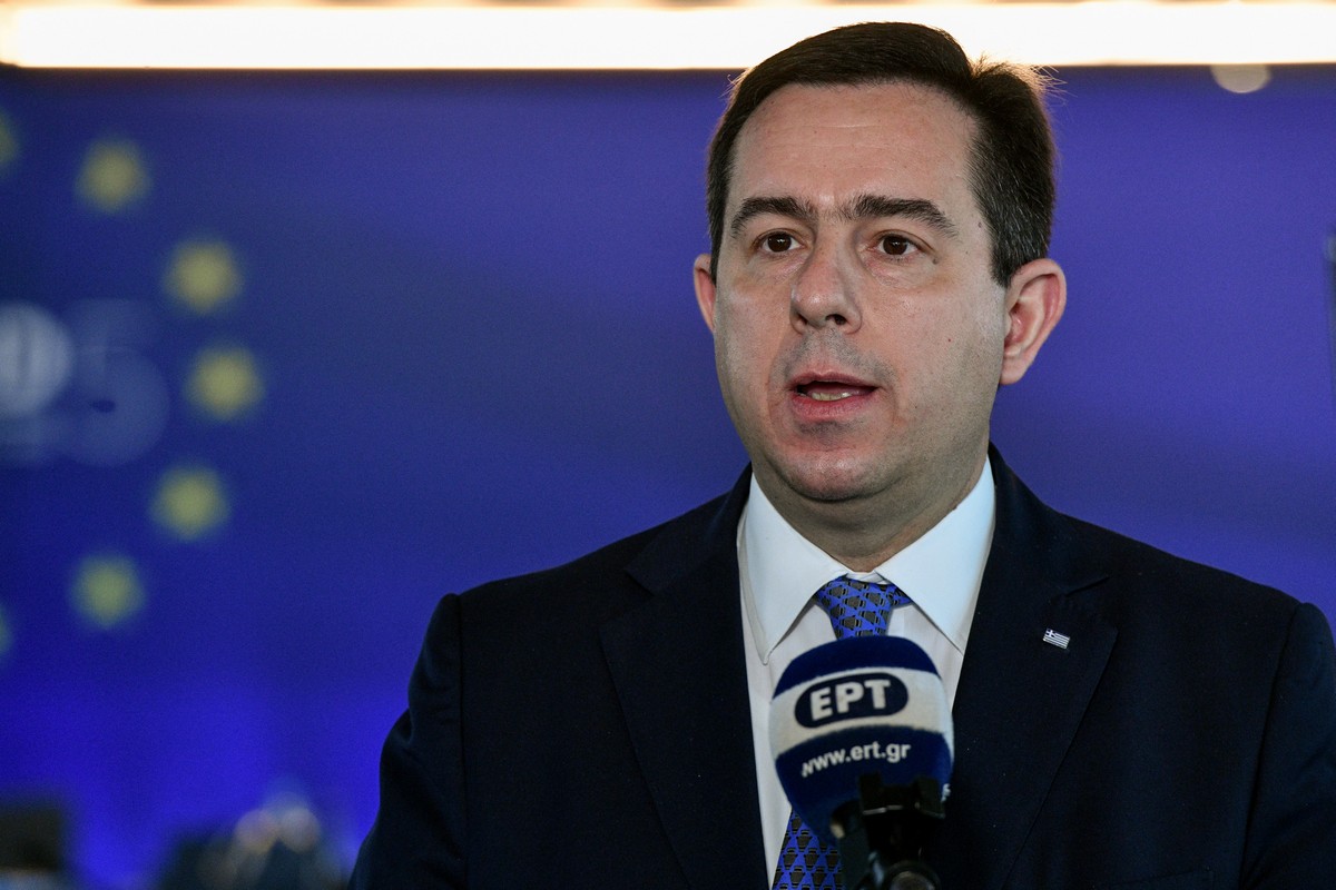 www.theopinion.gr